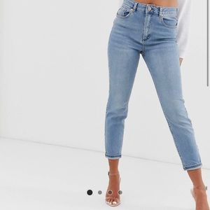 weekday voyage crop mom jean in spring blue